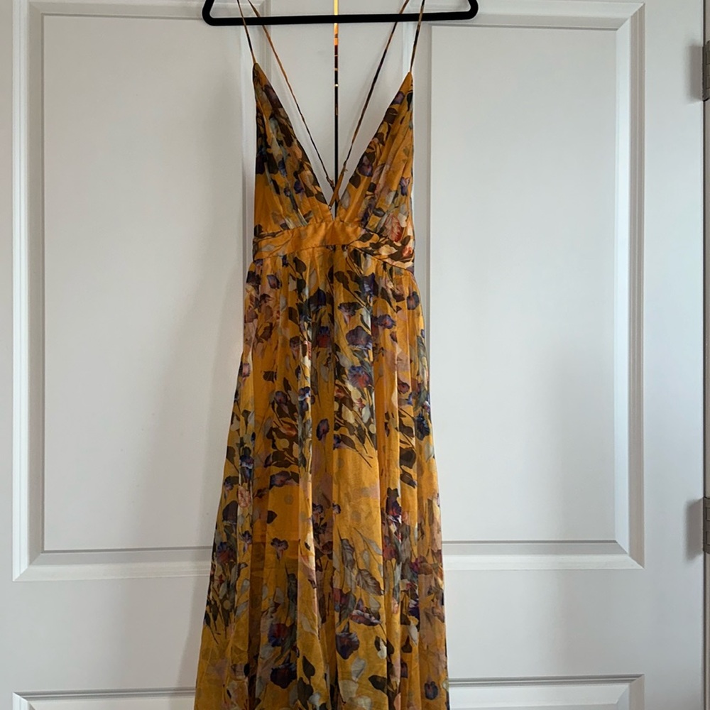 FashioNova floral maxi dress. Size L.